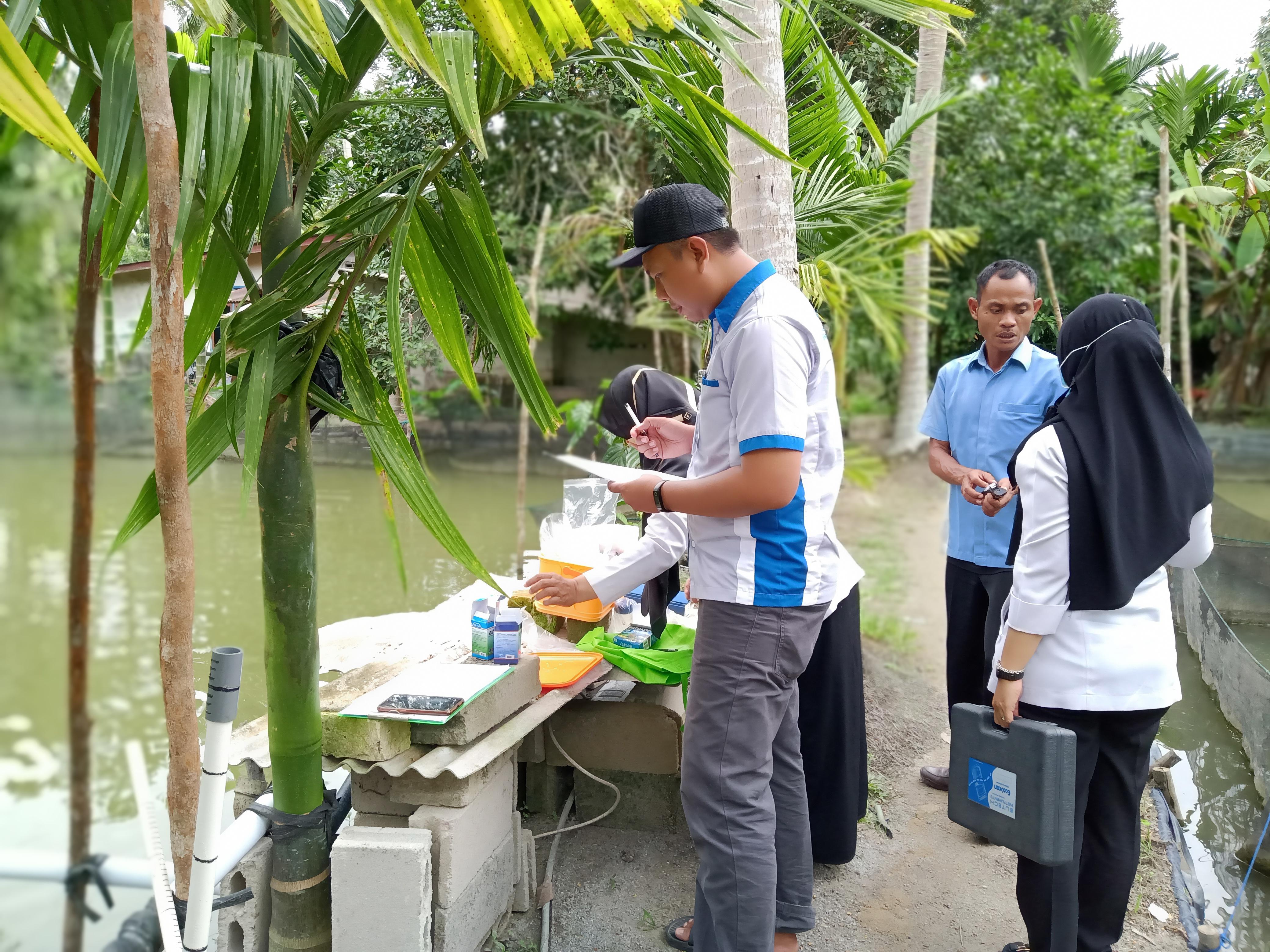 LPPMHP Lakukan Monitoring Kesling Pembudidaya di Kabupaten Bangka 