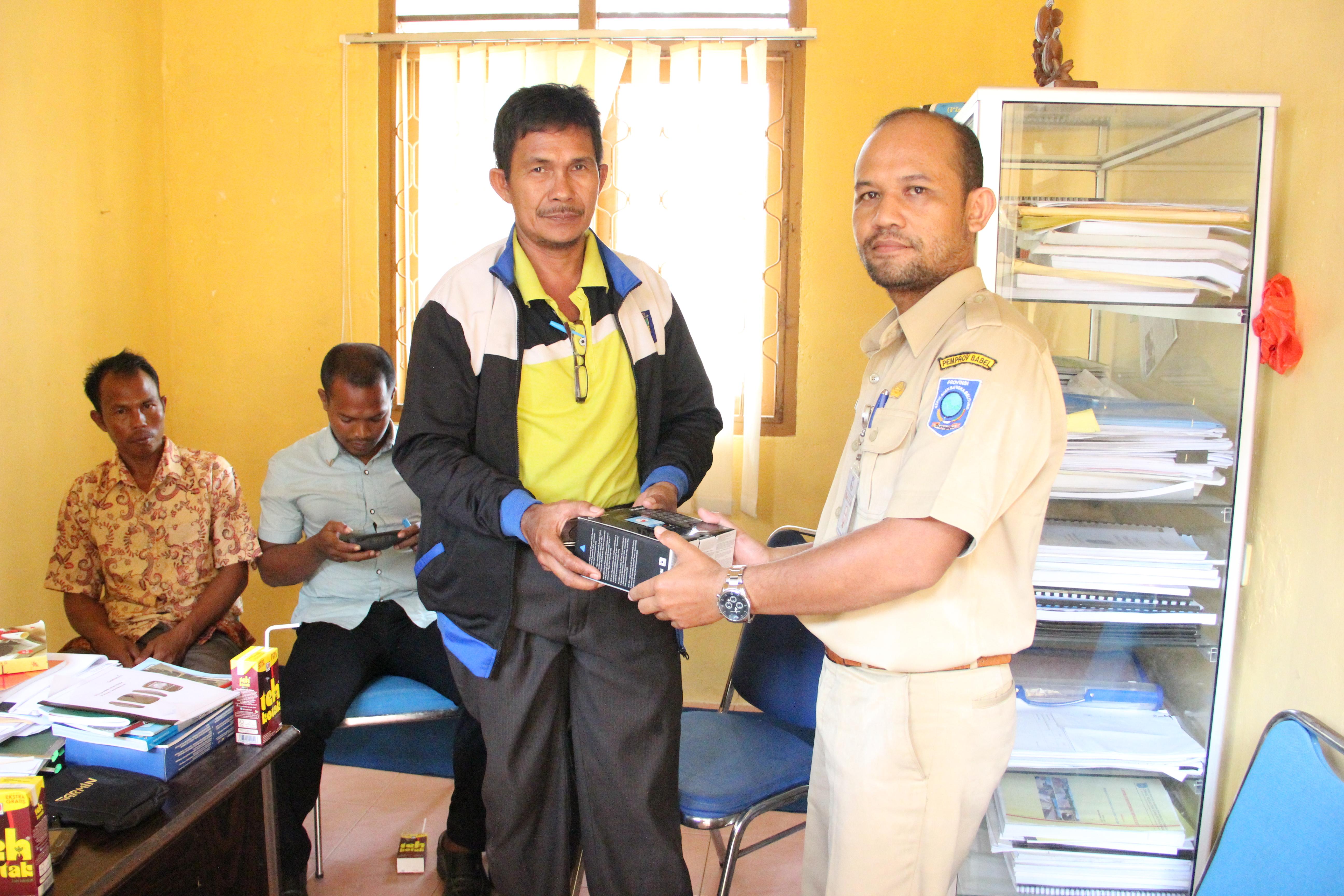 Penyerahan GPS Kepada POKWASMAS di Kabupaten Bangka Tengah