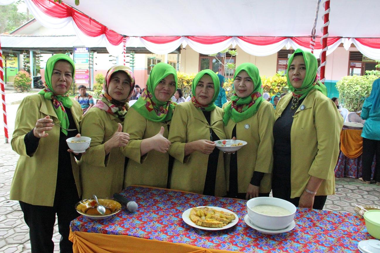 Sosialisasi Menu Masakan Ibu PKK Pemprov Kepada Siswa/i SMK