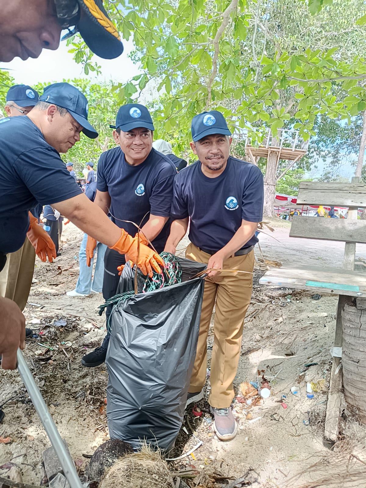 Aksi Sadar Bersih Laut Jadi Upaya Pengembangan Ekonomi Biru di Bangka Belitung